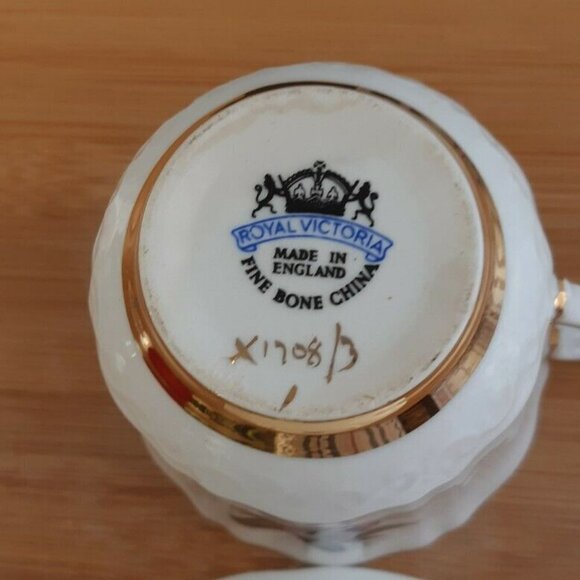 Vtg ROYAL VICTORIA FINE Bone china cup saucer purple flowers FLORAL gold trim - Picture 7 of 7